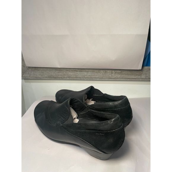 Aravon Women's Provence Asymmetrical Slipon‎ Pump Black Leather 7.5 US / 5UK - Picture 6 of 13